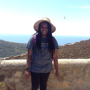 Meet your Posher, Leotha